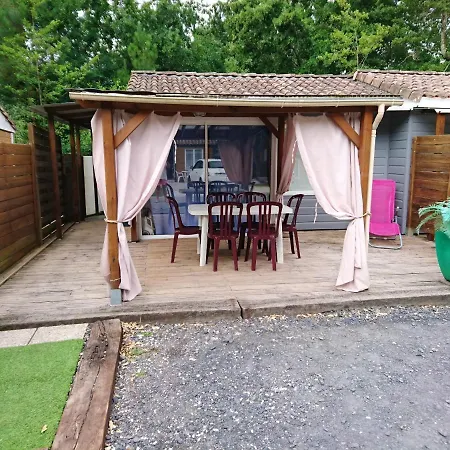 Chalet Cosy A Mestras Avec Piscine Partagee