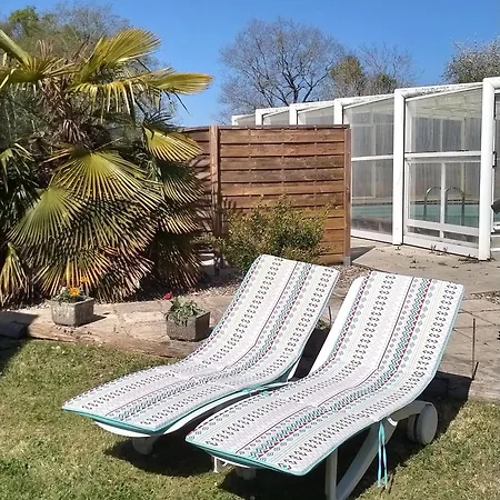 Chalé Avec Piscine Partagee A *