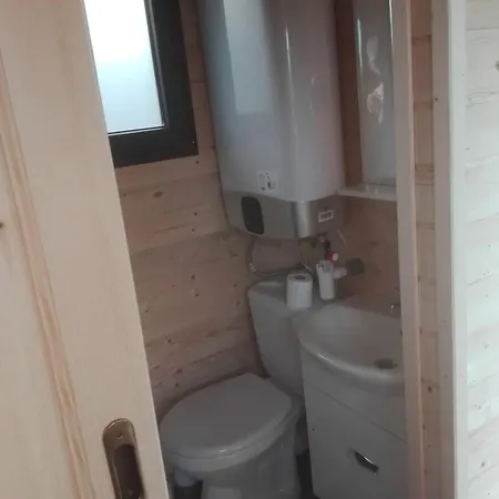 Avec Piscine Partagee A Chalet